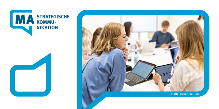 Studierende sitzen an ihren Laptops