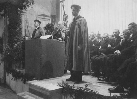 Reopening of the University of Münster after the Second World War, 3 November 1945, at the lectern: Rector Prof Dr Georg Schreiber